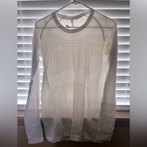 Swiftly Tech Long-Sleeve Crew